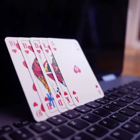 Online Poker: Aufstieg der neuen Plattformen und Technologien