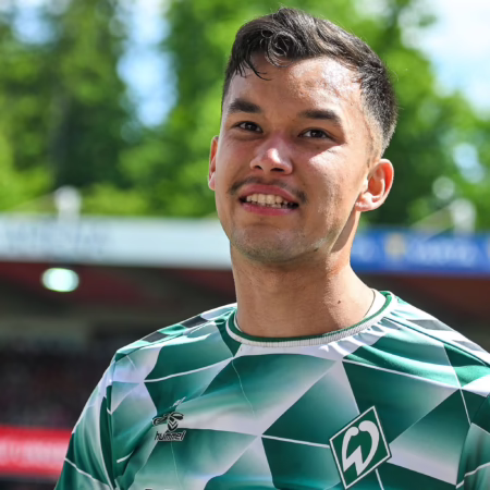 „Er macht richtig Druck“: Werder verlängert mit Keeper Backhaus