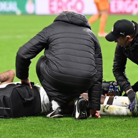 „Ganz, ganz bitter“: St. Pauli monatelang ohne Jones