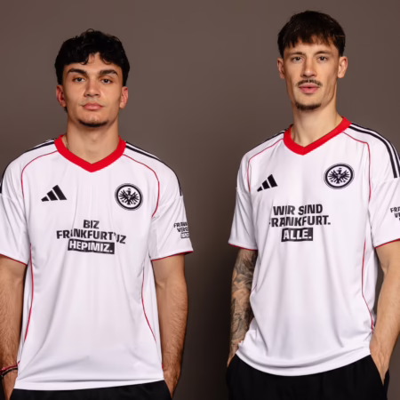 16 verschiedene Sprachen auf der Brust: Eintracht präsentiert Sondertrikot