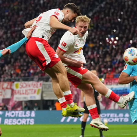 Baumgartner fliegt zum nächsten Doppelpack: „Xaver kann eh nicht so hoch springen“