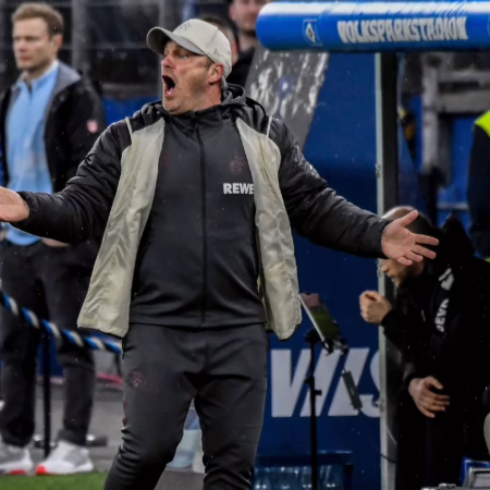 „Mehr als grenzwertig“: Kwasniok kritisiert unterschiedliche Regel-Auslegung