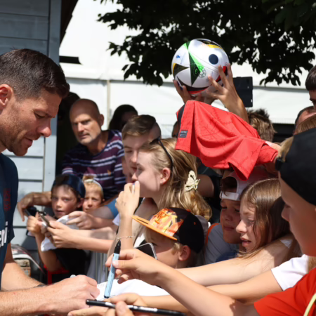 FC Sevilla erster Prüfstein für Bayer – nur ein Tag mit Fans im Trainingslager
