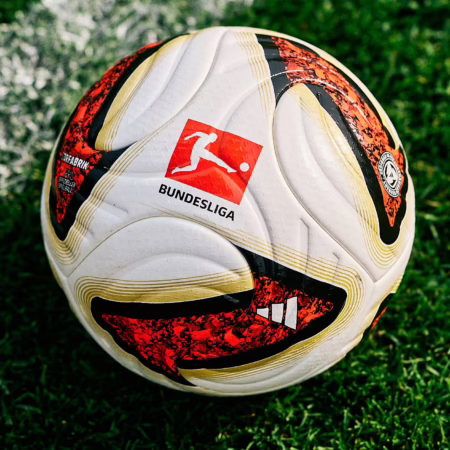 Hommage an 2006: Neuer Spielball für Bundesliga und 2. Liga präsentiert