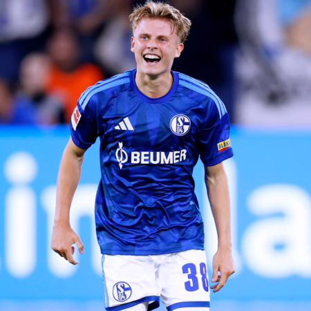 Schalke verlängert mit Vozar: „Wunderschönes Beispiel“