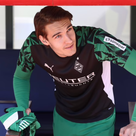 Hohe Geldstrafe und Versetzung in die U 23 auf Zeit: Gladbach bestraft Neuhaus