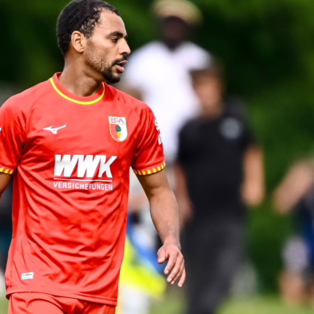 Nach Vier-Sekunden-Grätsche: FCA bangt noch um „Baller“ Claude-Maurice
