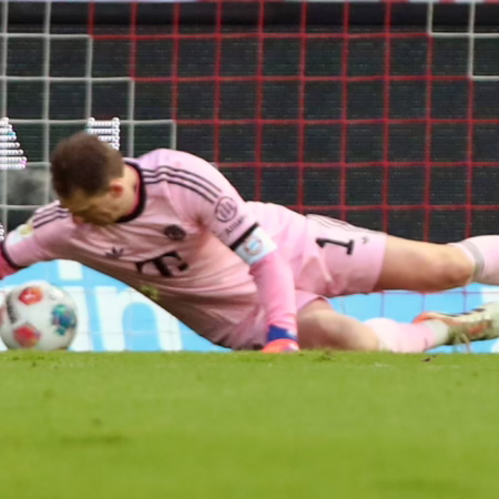 Neuer nach Patzer: „Habe die falsche Entscheidung getroffen“