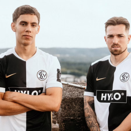 Schachbrett statt Streifen: So sieht Elversbergs erstes Bundesliga-Trikot aus