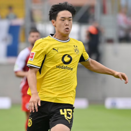 Yamamoto wandelt auf Kagawas Spuren