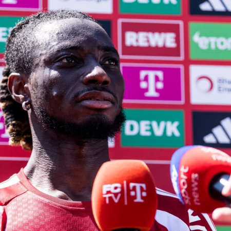 Rückennummer 14? Hector gab Mensah grünes Licht
