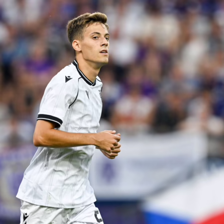 Nach Rückzug im El-Mala-Poker: Dortmund holt Konstantelias