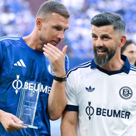 „Beklopptester Klub Europas“: Schalker Auswärtstrikot in kürzester Zeit ausverkauft
